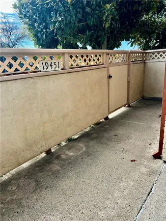 $599,000 | 19451 Sherman Way, Unit 501, Reseda, CA 91335