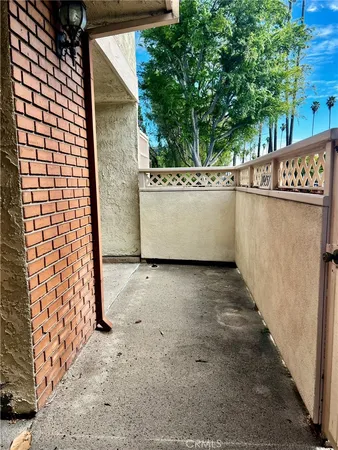 $599,000 | 19451 Sherman Way, Unit 501, Reseda, CA 91335