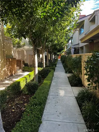$599,000 | 19451 Sherman Way, Unit 501, Reseda, CA 91335