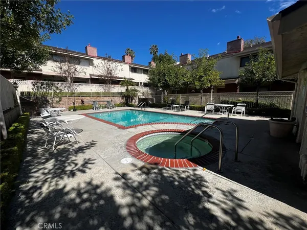 $599,000 | 19451 Sherman Way, Unit 501, Reseda, CA 91335