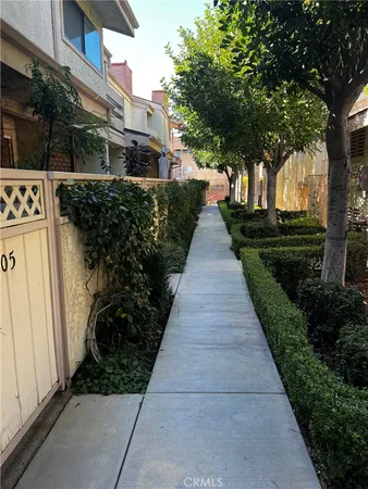 $599,000 | 19451 Sherman Way, Unit 501, Reseda, CA 91335