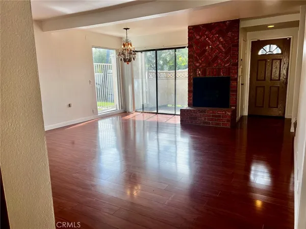 $599,000 | 19451 Sherman Way, Unit 501, Reseda, CA 91335