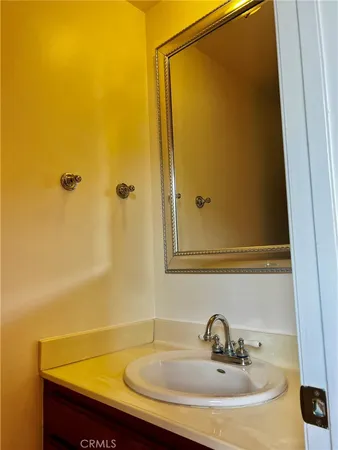 $599,000 | 19451 Sherman Way, Unit 501, Reseda, CA 91335