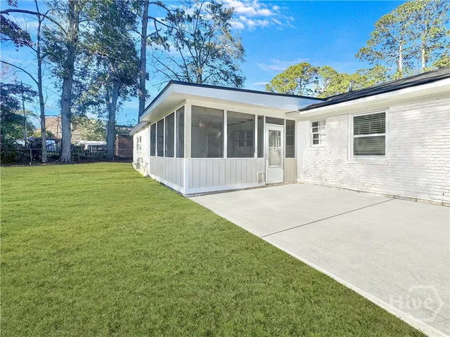 $2,250 | 607 Dyches Drive, Savannah, GA 31406