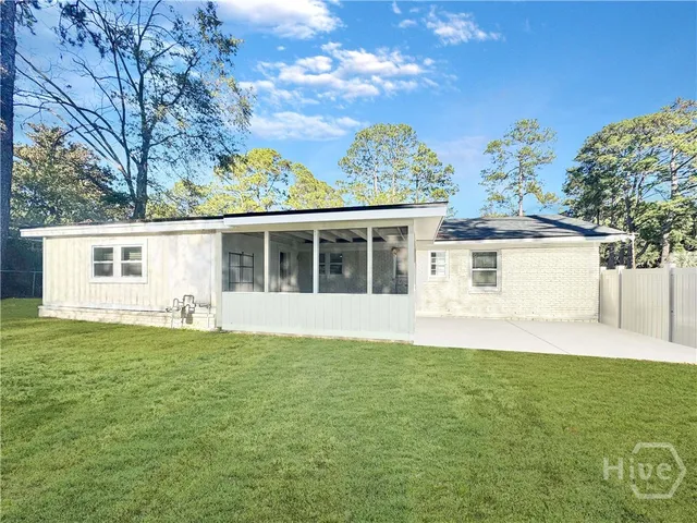 $2,250 | 607 Dyches Drive, Savannah, GA 31406