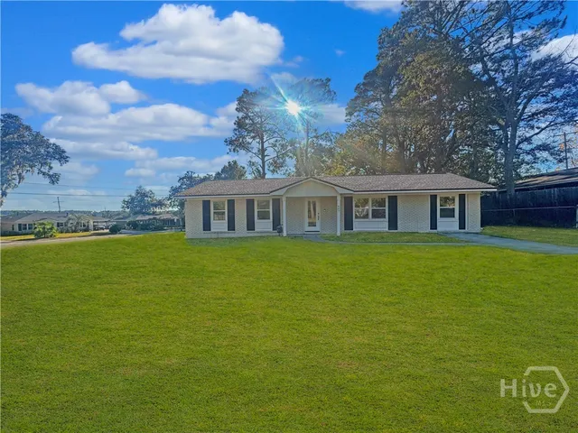 $2,250 | 607 Dyches Drive, Savannah, GA 31406