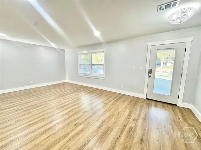 $2,250 | 607 Dyches Drive, Savannah, GA 31406