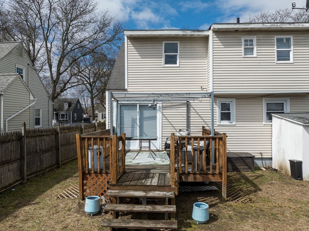 321 Rosewell Street Springfield, MA 01119 - Photo 26 of 33