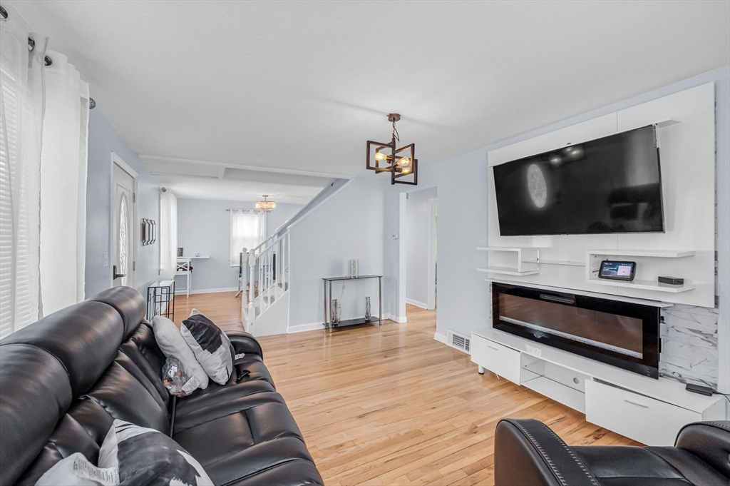 321 Rosewell Street Springfield, MA 01119 - Photo 10 of 33