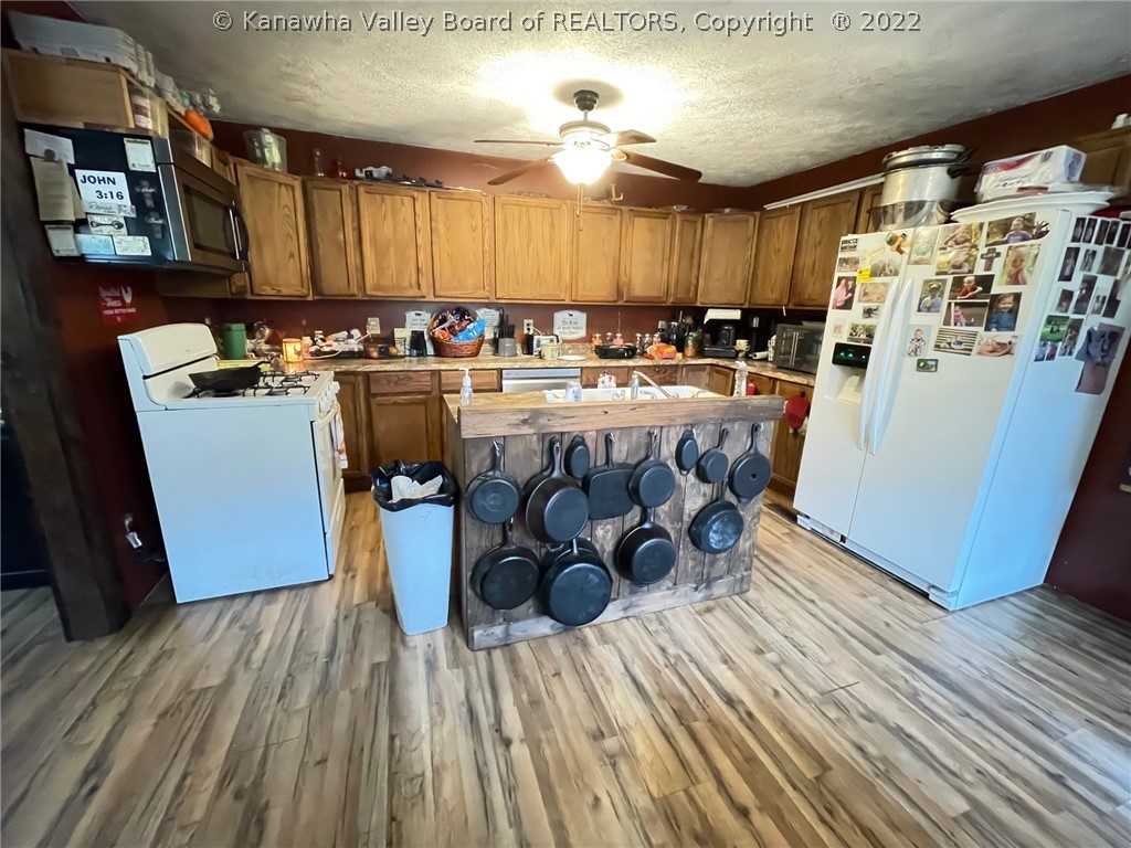 1552 Basil Hively Road Bomont, WV 25030 - Photo 10 of 23 Gallery Image 10