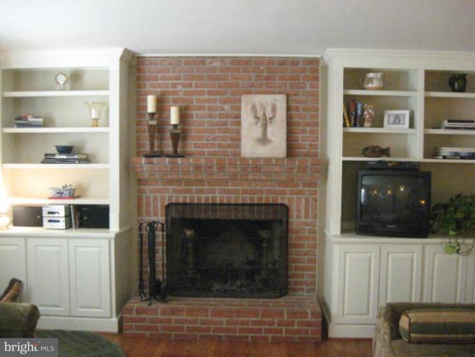1899 Pleasant Plains Road Annapolis, MD 21409 - Photo 13 of 30 Fireplace