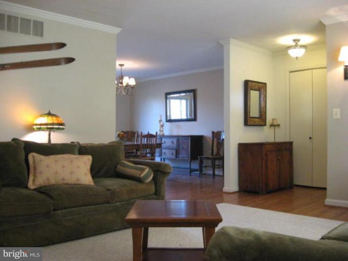 1899 Pleasant Plains Road Annapolis, MD 21409 - Photo 8 of 30 Living Room/Dining Room