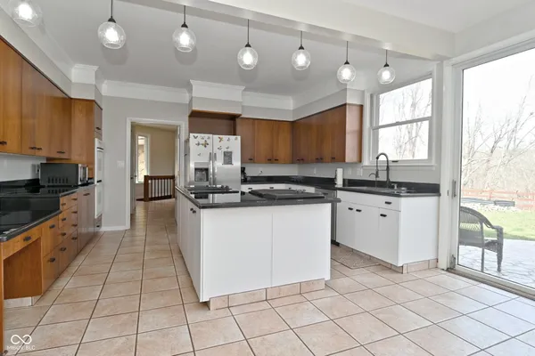 $915,000 | 5154 East County Road 200 South, Avon, IN 46123