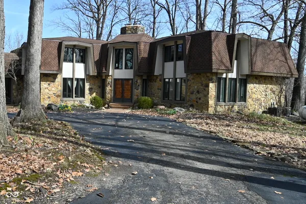 $915,000 | 5154 East County Road 200 South, Avon, IN 46123