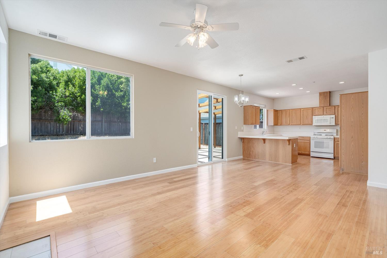 1715 Spur Ridge Lane Healdsburg, CA 95448 - Photo 13 of 39