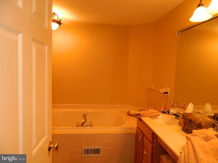 29 Granite Road East Windsor, NJ 08520 - Photo 10 of 18