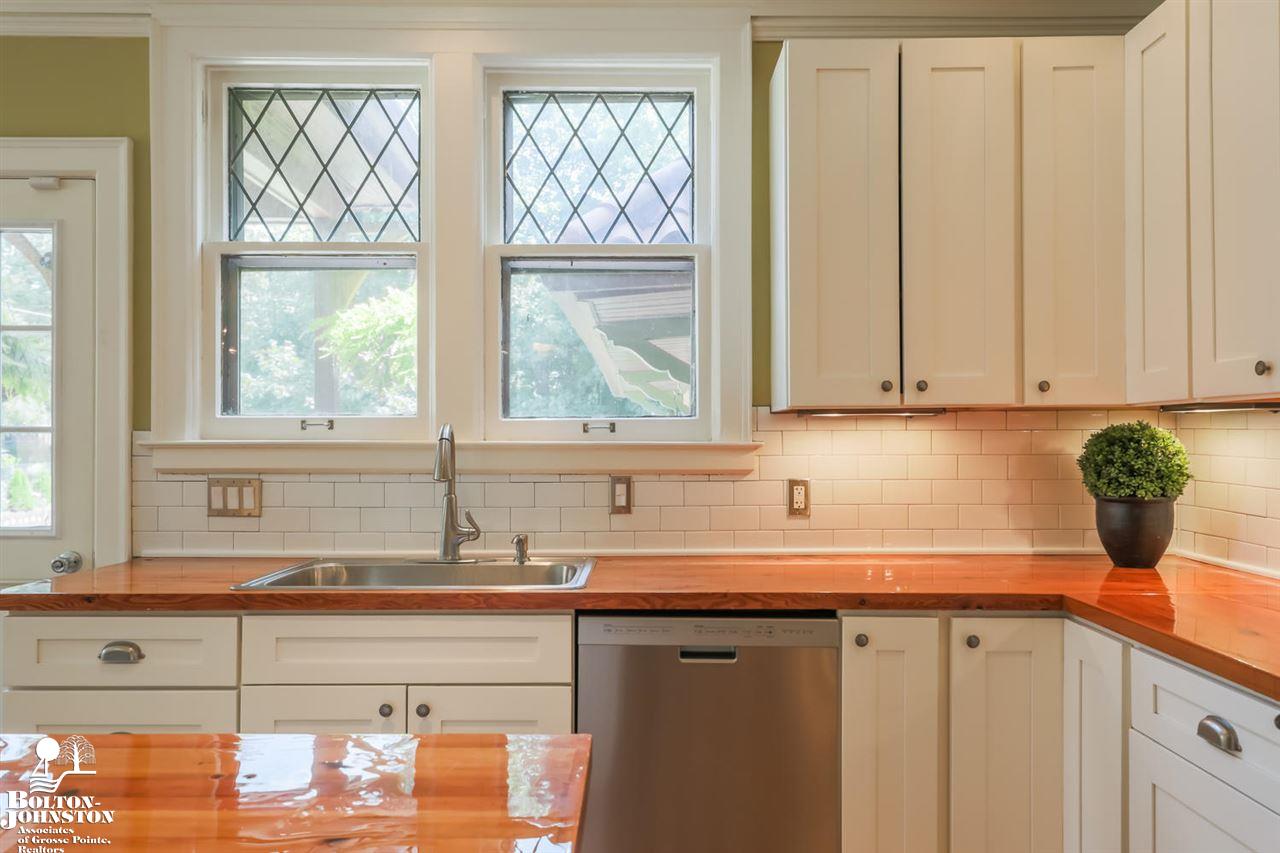 898 Westchester Road Grosse Pointe Park, MI 48230 - Photo 19 of 57