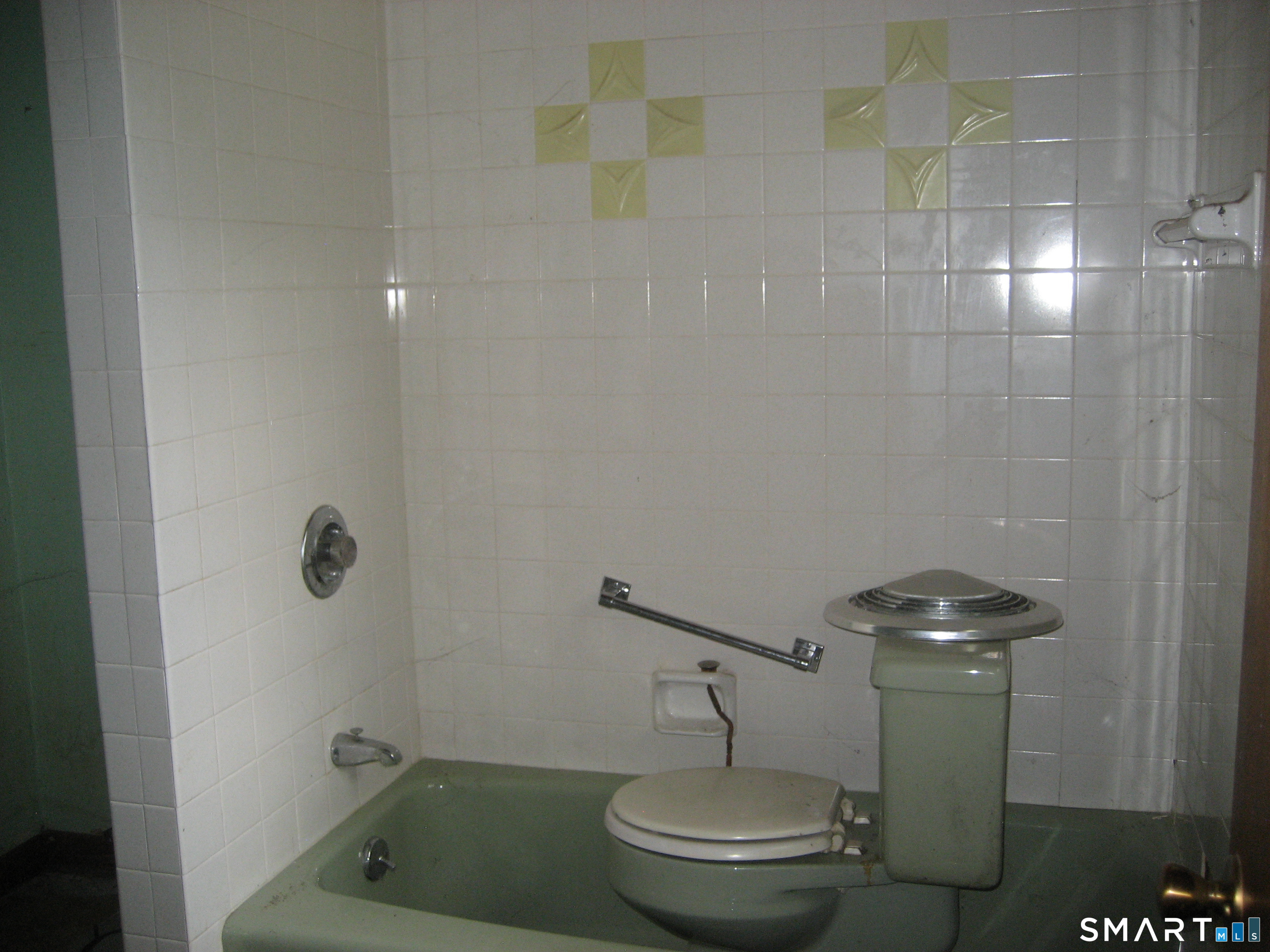 21 Daniel Street Norwich, CT 06360 - Photo 15 of 21