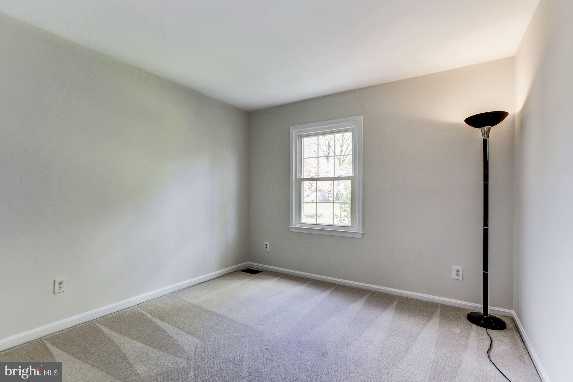 1 Ramsdell Court Gaithersburg, MD 20878 - Photo 15 of 21 Bedroom 3
