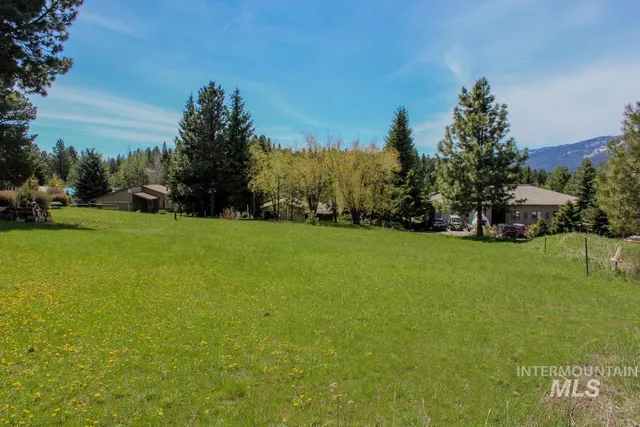 $289,000 | 511 Lakeview Avenue, Cascade, ID 83611