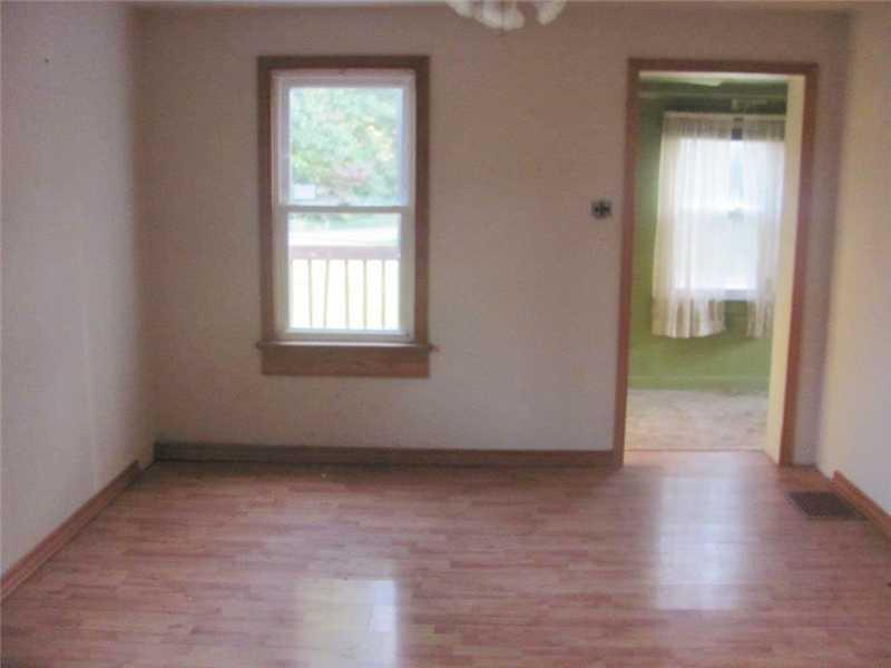114 Grohman Road Butler, PA 16002 - Photo 5 of 12 Living Room.