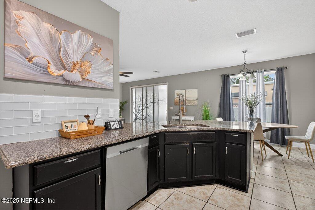 446 Mahoney Loop Orange Park, FL 32065 - Photo 6 of 34 018-446MahoneyLoop-OrangePark-FL-32065-S