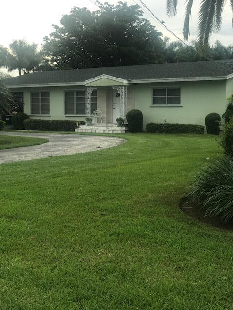1847 Bacom Point Road Pahokee, FL 33476 - Photo 1 of 9 IMG_3082 (1)