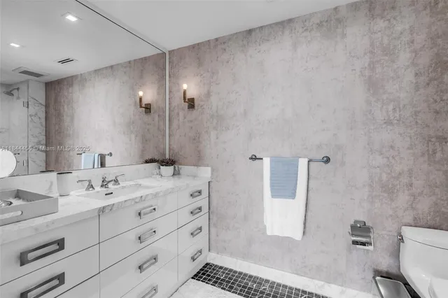 $3,900,000 | 20201 East Country Club Drive, Unit 28082809, Aventura, FL 33180