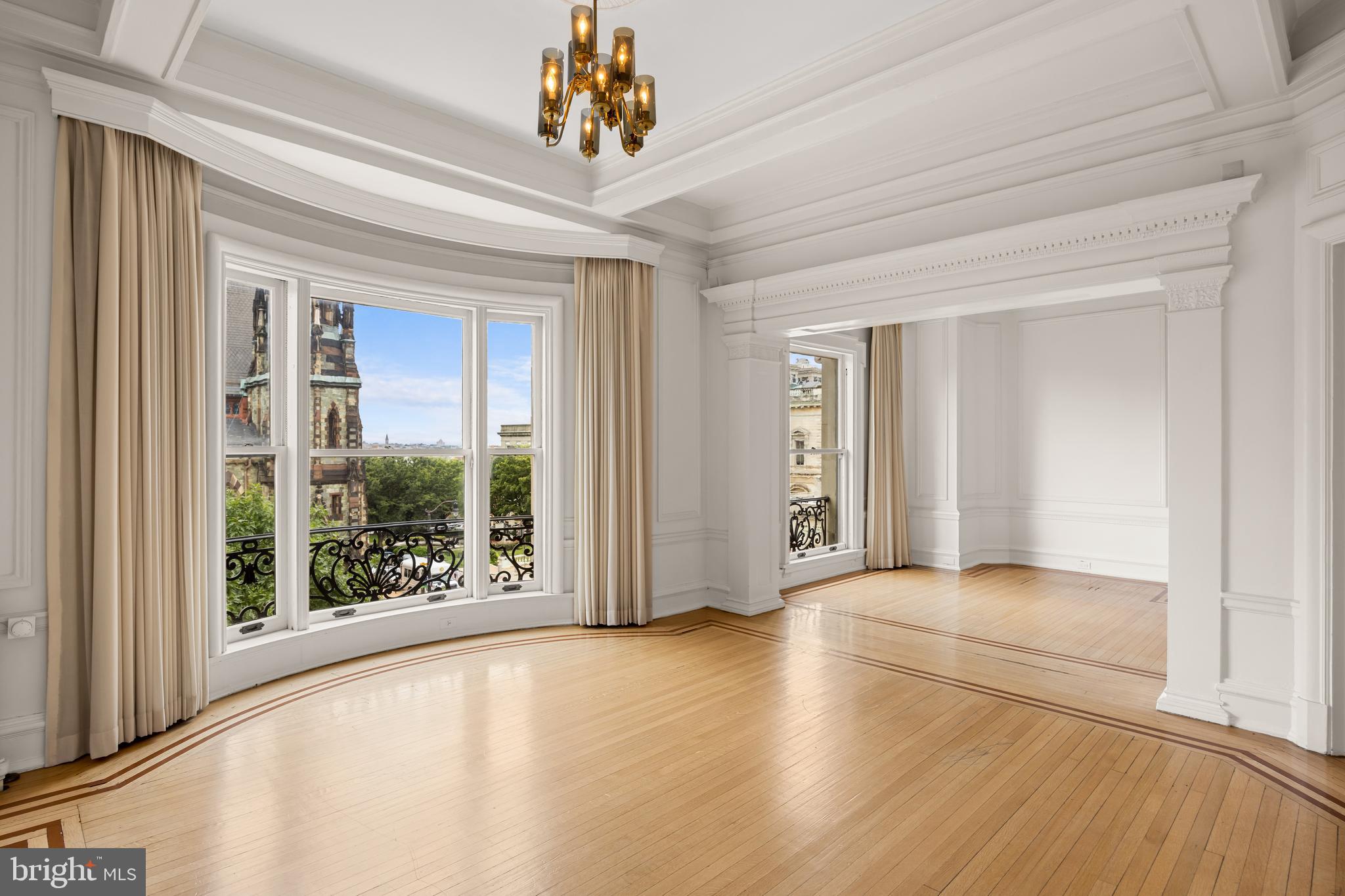 700 Washington Place, Unit 4B Baltimore, MD 21201 - Photo 18 of 67 a view of an empty room with a window