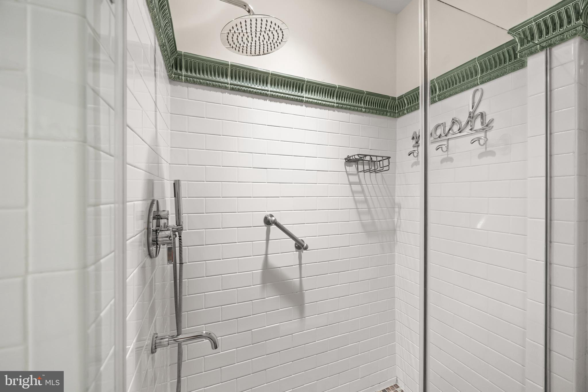 700 Washington Place, Unit 4B Baltimore, MD 21201 - Photo 32 of 67 a bathroom with a shower