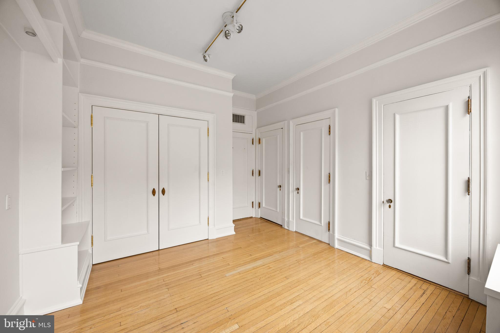700 Washington Place, Unit 4B Baltimore, MD 21201 - Photo 51 of 67 Bedroom with 3 floor to ceiling closets