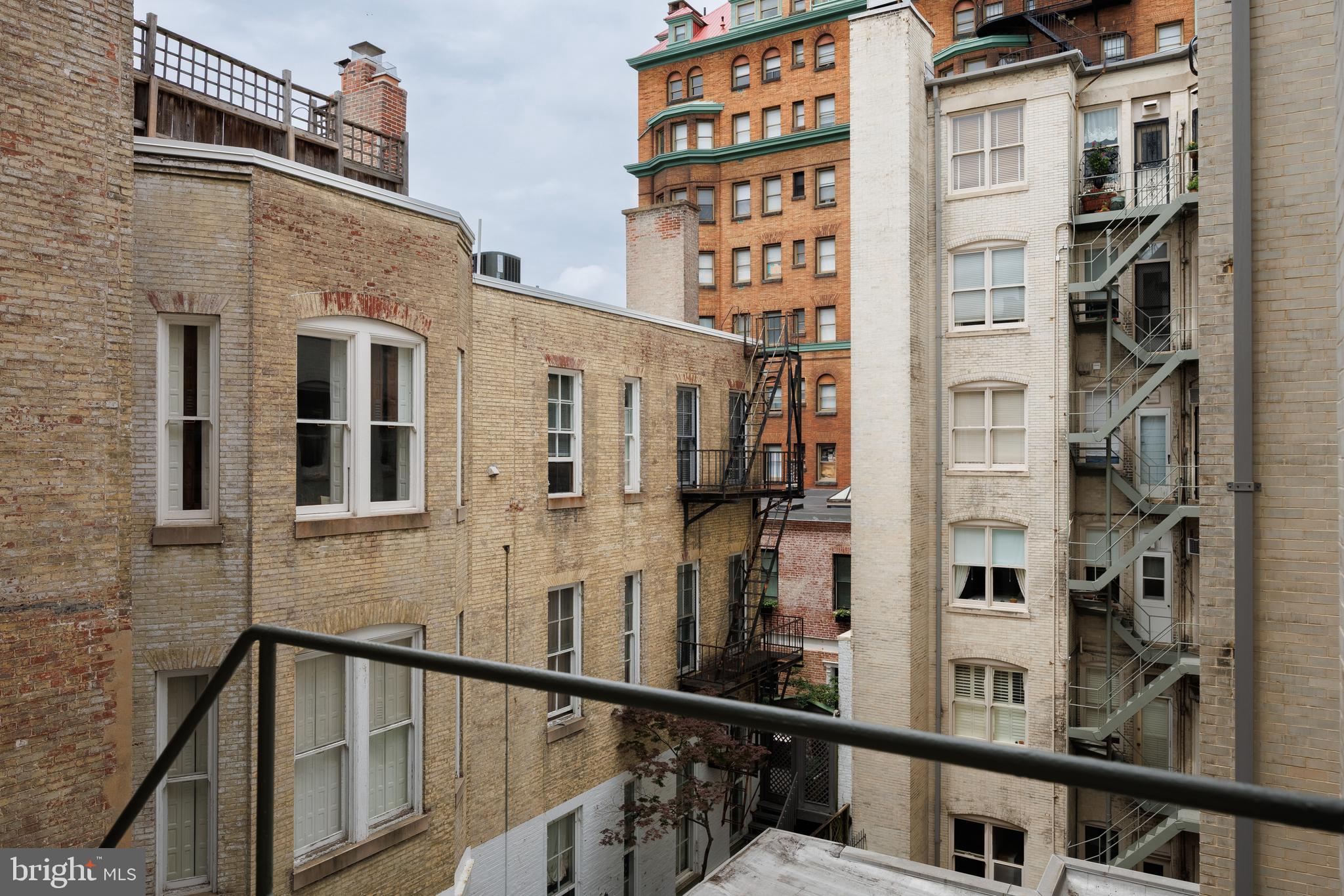700 Washington Place, Unit 4B Baltimore, MD 21201 - Photo 62 of 67 Kitchen balcony view