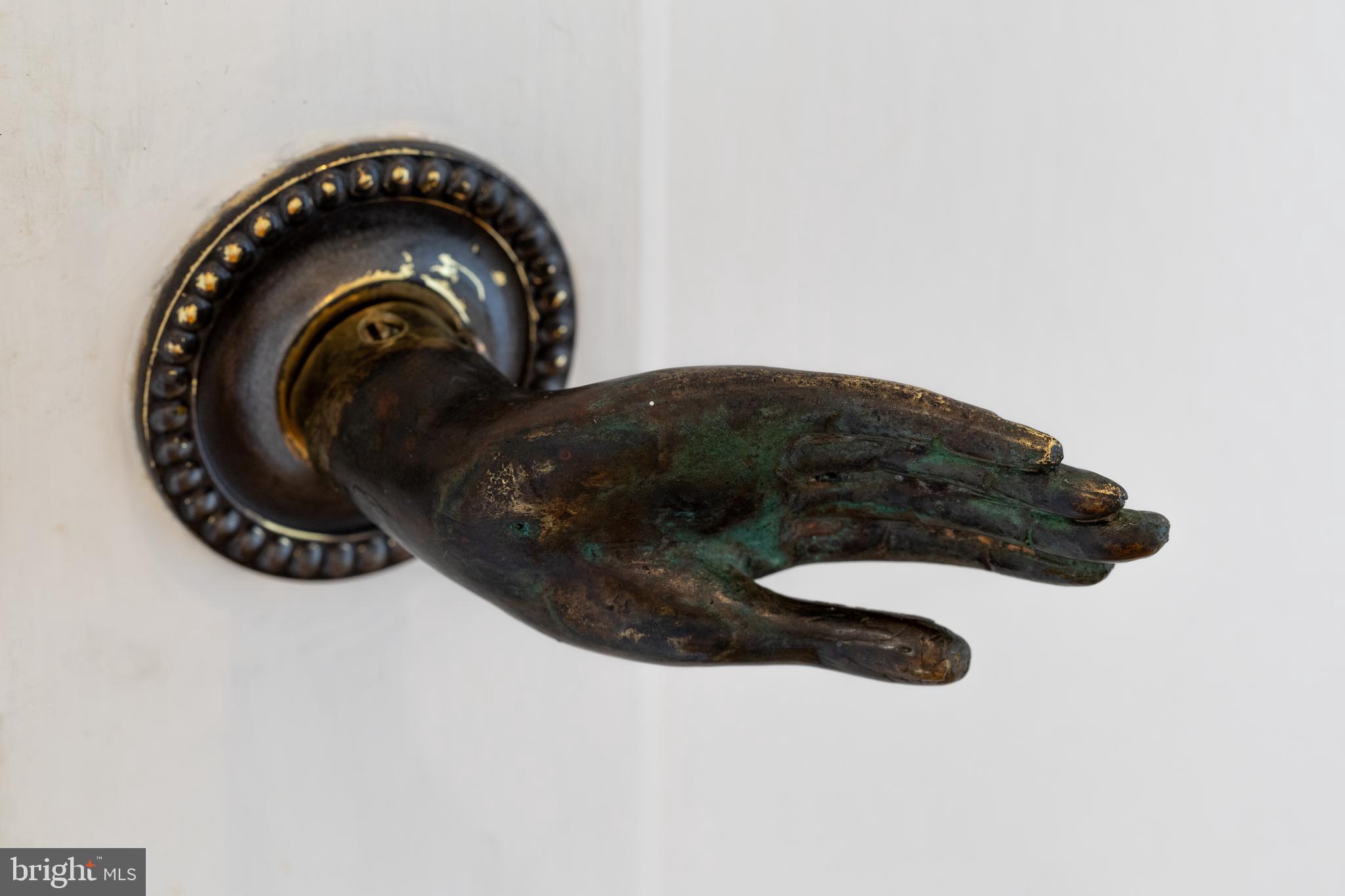 700 Washington Place, Unit 4B Baltimore, MD 21201 - Photo 63 of 67 Hallway Doorknob