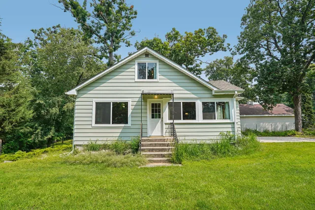 $1,950 | N3219 Cherry Road, Geneva, WI 53147