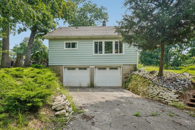 $1,950 | N3219 Cherry Road, Geneva, WI 53147