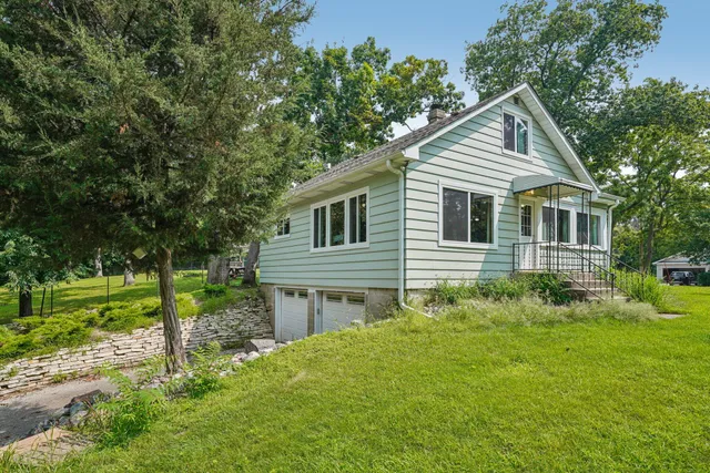 $1,950 | N3219 Cherry Road, Geneva, WI 53147