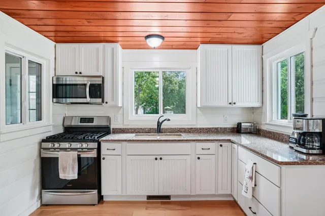 $1,950 | N3219 Cherry Road, Geneva, WI 53147