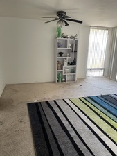 6301 North Sheridan Road, Unit 8P Chicago, IL 60660 - Photo 4 of 9 a sitting area with wooden floor