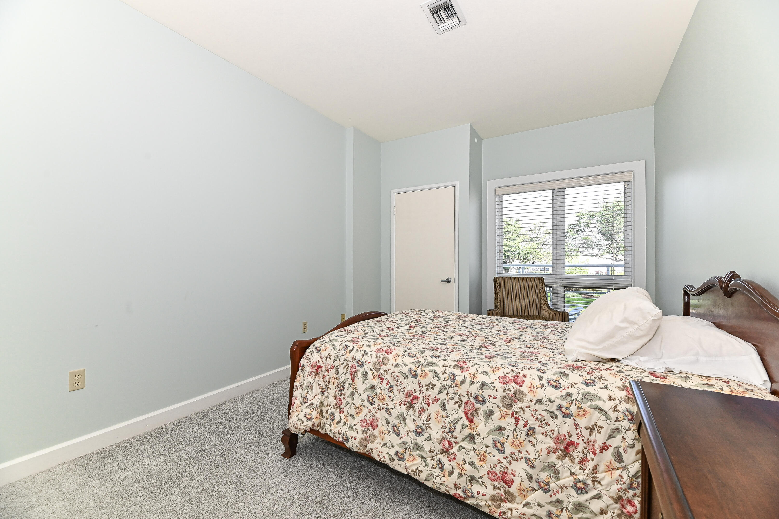 35 Harborview Drive, Unit 112 Racine, WI 53403 - Photo 17 of 36 Harborview-34