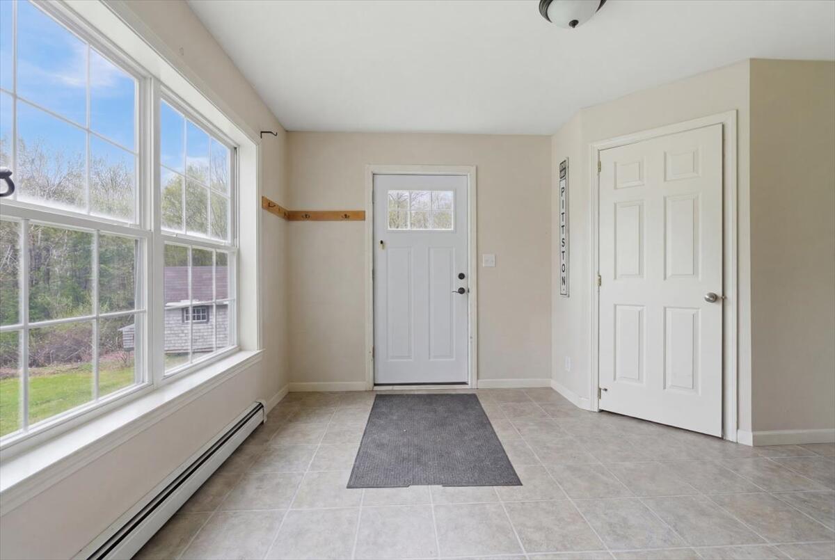37 Palmer Road Pittston, ME 04345 - Photo 14 of 57 14-DSC05495_declutter_bdbe797b