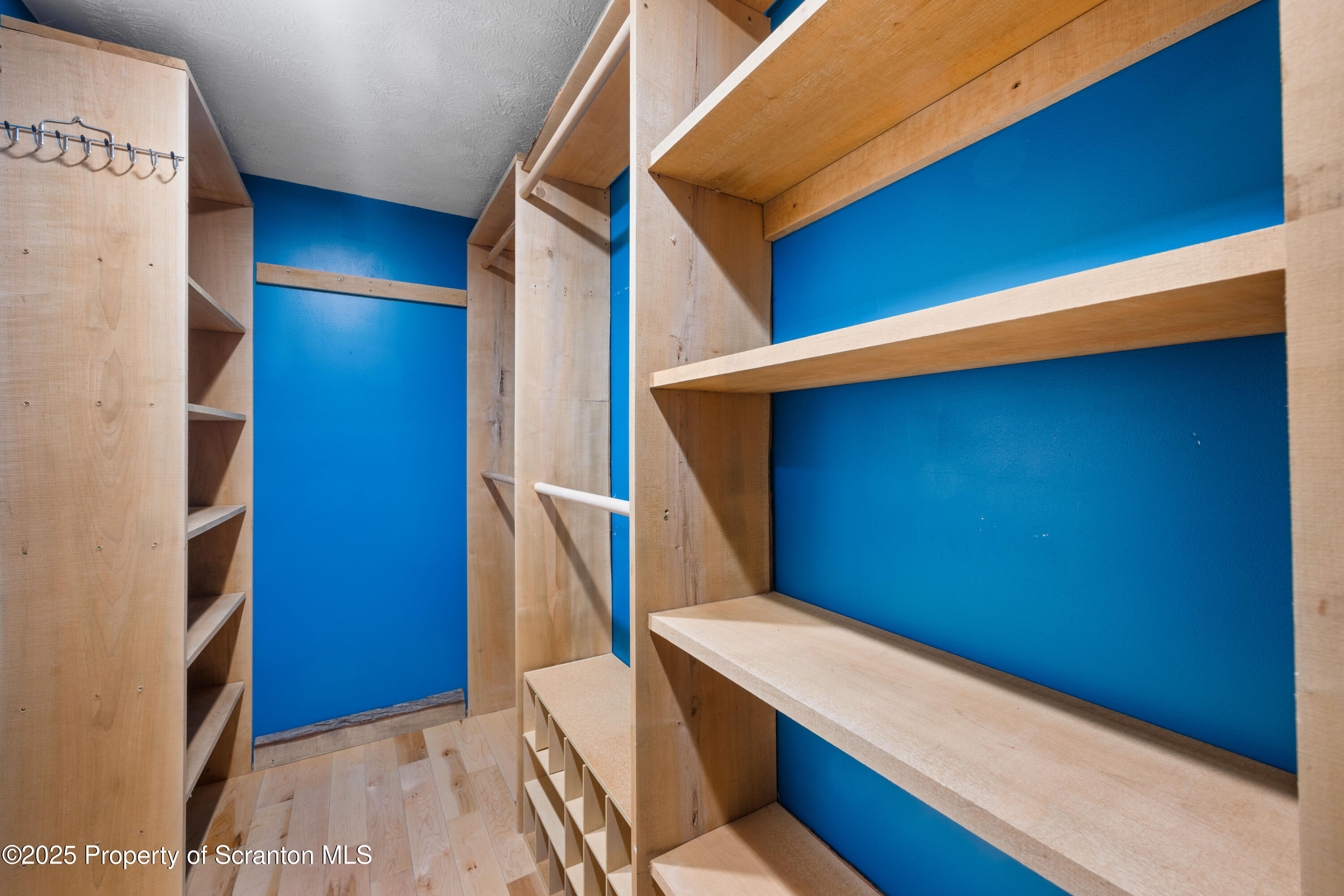 284 Highway 247 Carbondale, PA 18407 - Photo 42 of 62 Walk in closet off the master