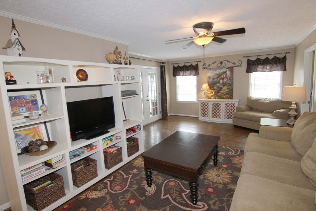 650 Lichfield Road Columbus, GA 31904 - Photo 18 of 49 FAMILY ROOM