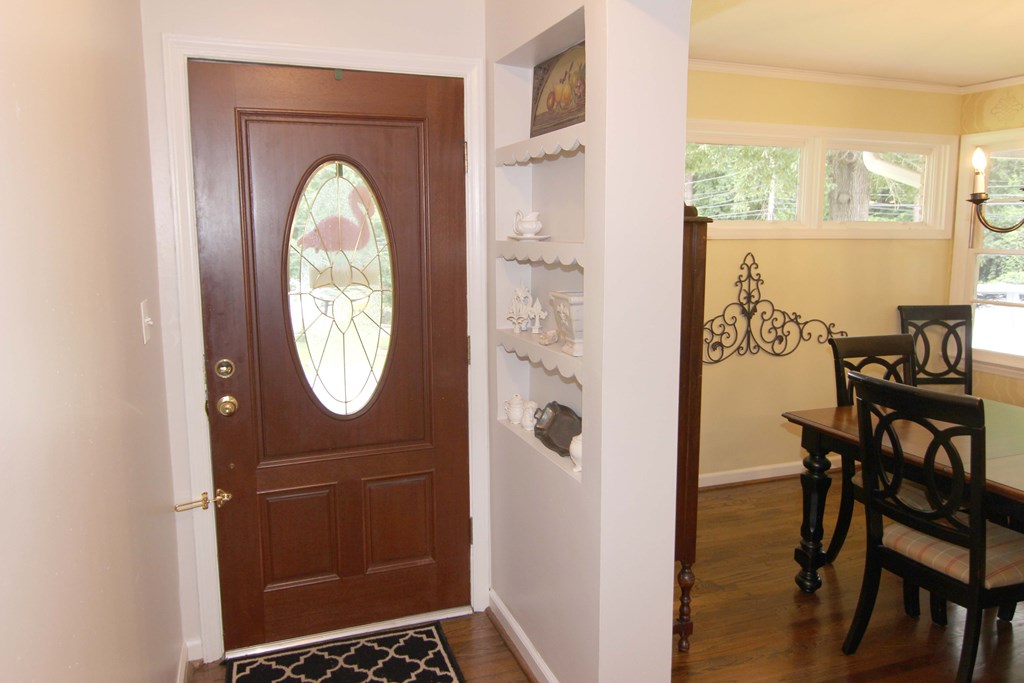 650 Lichfield Road Columbus, GA 31904 - Photo 3 of 49 FOYER