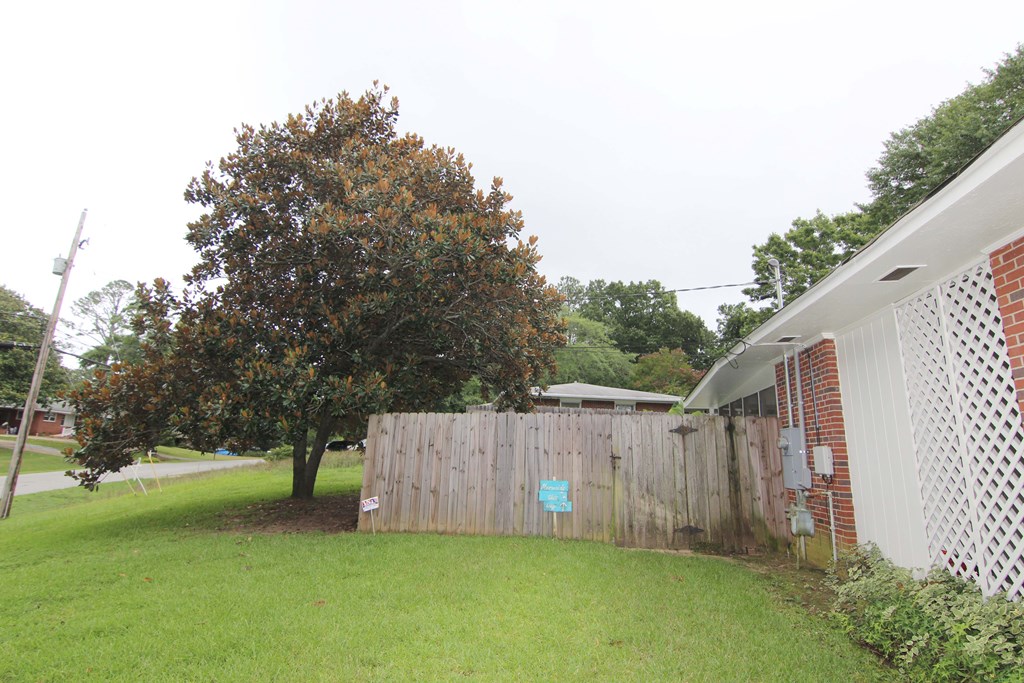 650 Lichfield Road Columbus, GA 31904 - Photo 46 of 49 SIDE YARD TO GATE
