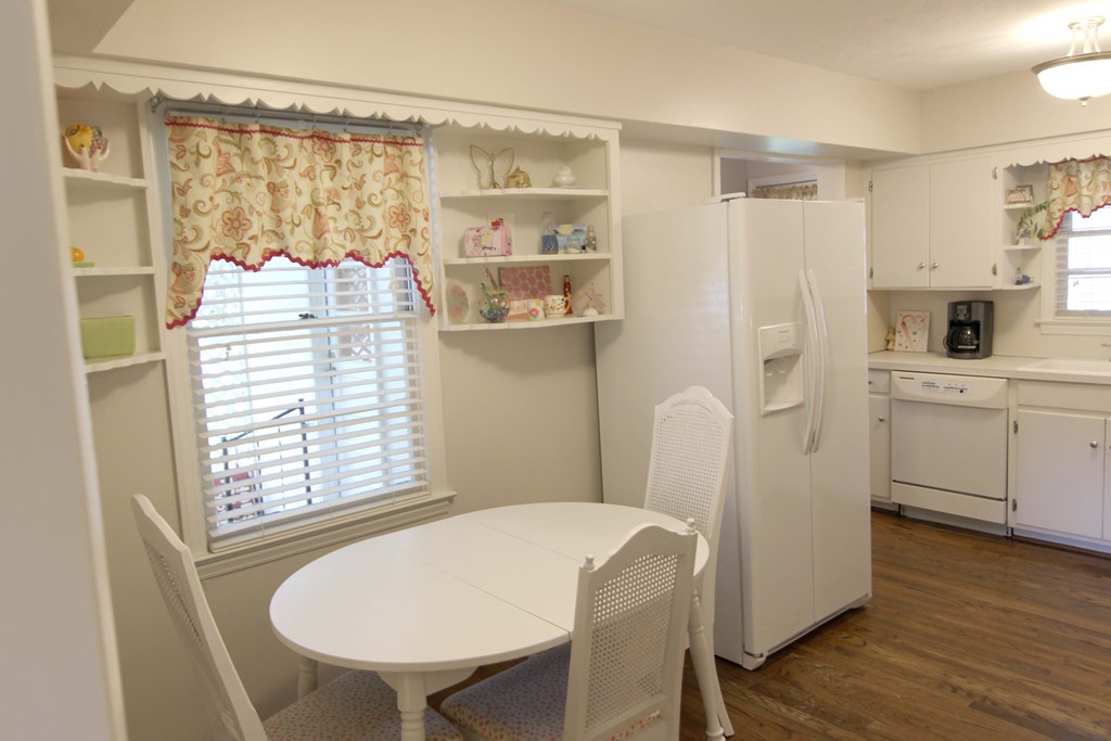 650 Lichfield Road Columbus, GA 31904 - Photo 7 of 49 BREAKFAST NOOK