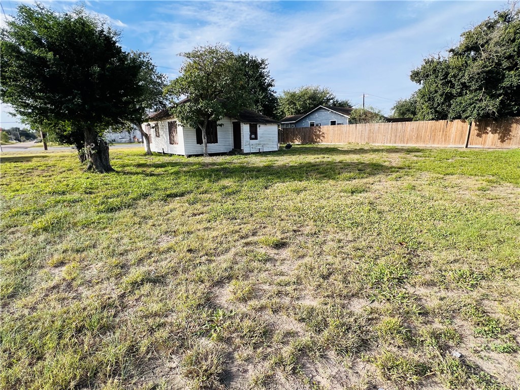 602 West Rice Street Falfurrias, TX 78355 - Photo 15 of 15 a view of swimming pool with garden