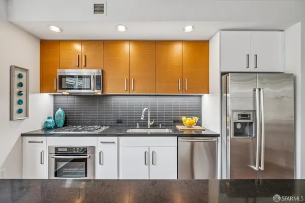 $1,200,000 | 74 New Montgomery Street, Unit 516, San Francisco, CA 94105