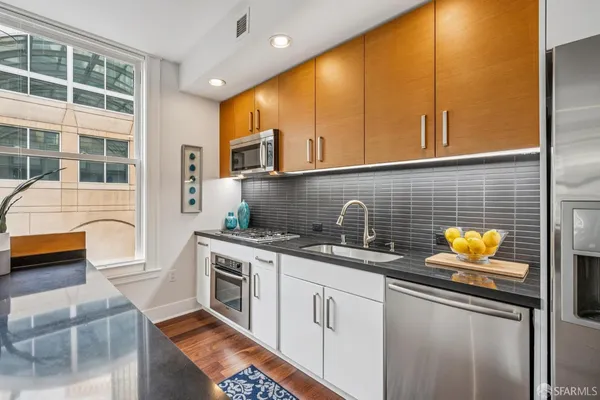 $1,200,000 | 74 New Montgomery Street, Unit 516, San Francisco, CA 94105