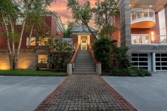 $2,500,000 | 3211 Pittsburg Street, West University Place, TX 77005