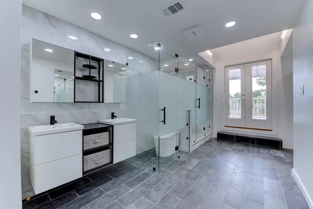 $2,350,000 | 3211 Pittsburg Street, West University Place, TX 77005